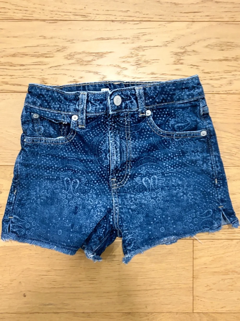 Bundle of 2 Size 10 GAP Light Wash and Dark Denim Paisley Print Girls' Shorts